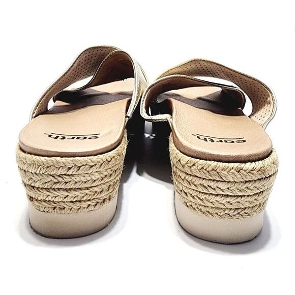 Earth Modena Marigold Sandals Women's Size 8 M Gold Perforated Leather Slides - Picture 7 of 8